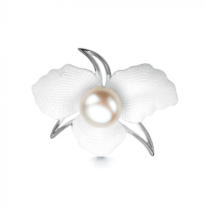 Брошь из серебра