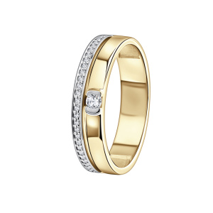 Обручальное кольцо из золота с бриллиантами