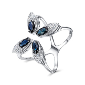 Кольцо из золота с цветными драгоценными вставками