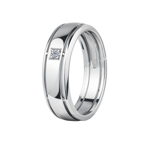 Обручальное кольцо из золота с бриллиантами