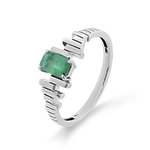 Кольцо из серебра с полудрагоценными вставками