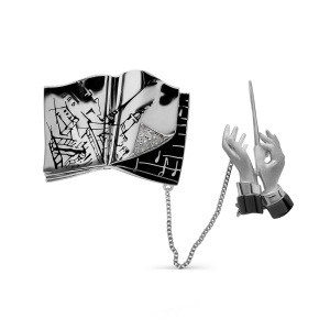 Брошь из серебра