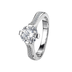 Кольцо из золота с бриллиантами выращенными