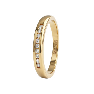 Обручальное кольцо из золота с бриллиантами